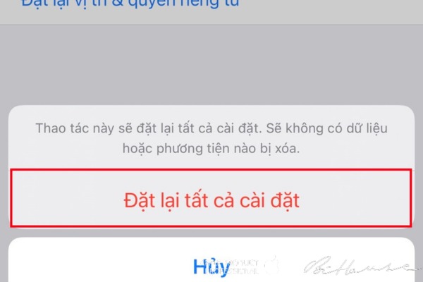 Nhấn chọn “Đặt lại tất cả cài đặt” để xóa toàn bộ dữ liệu trên iphone