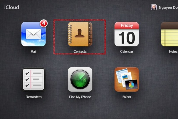 Chọn “Danh bạ” trên giao diện iCloud